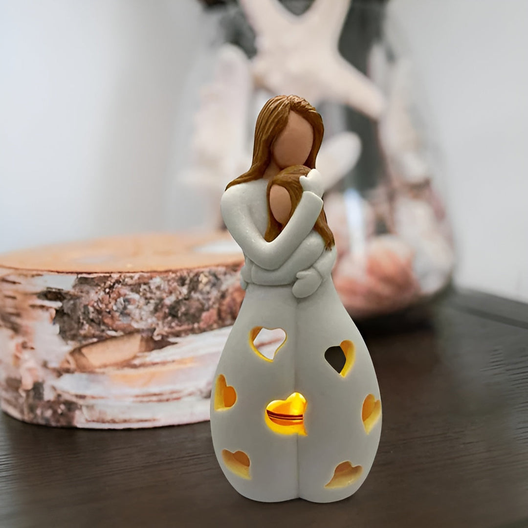 Skanto | Omfavne Mor Datter Figur Flammende Lysestake - LoveGlow