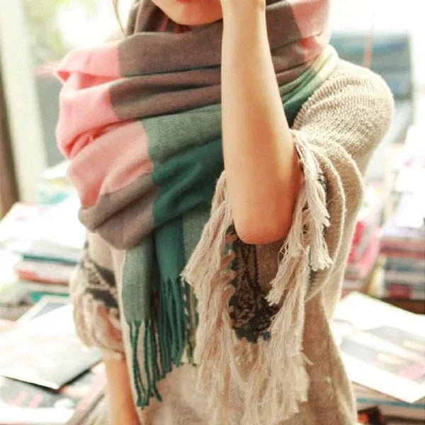 Skanto | Myk scarf med diamantmønster for tidløs stil og varm eleganse