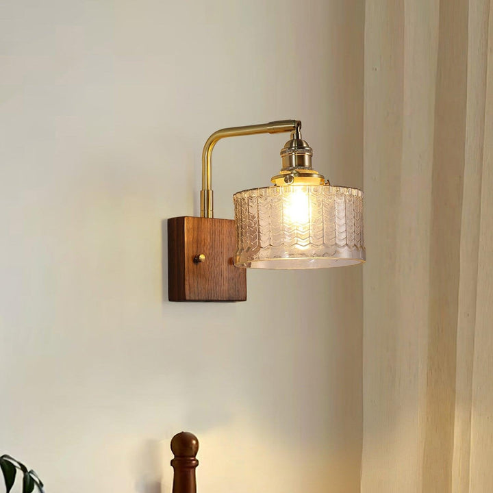 Rustikk Grønn Glassvegglampe med Trebase | Skanto