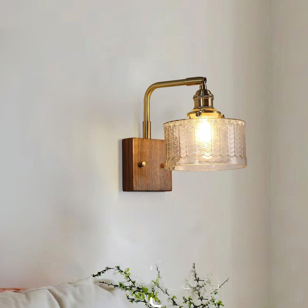Rustikk Grønn Glassvegglampe med Trebase | Skanto
