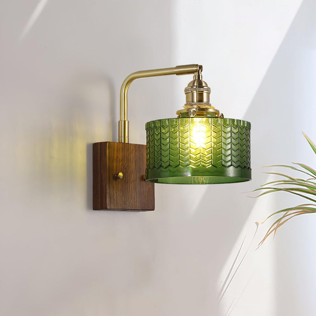 Rustikk Grønn Glassvegglampe med Trebase | Skanto