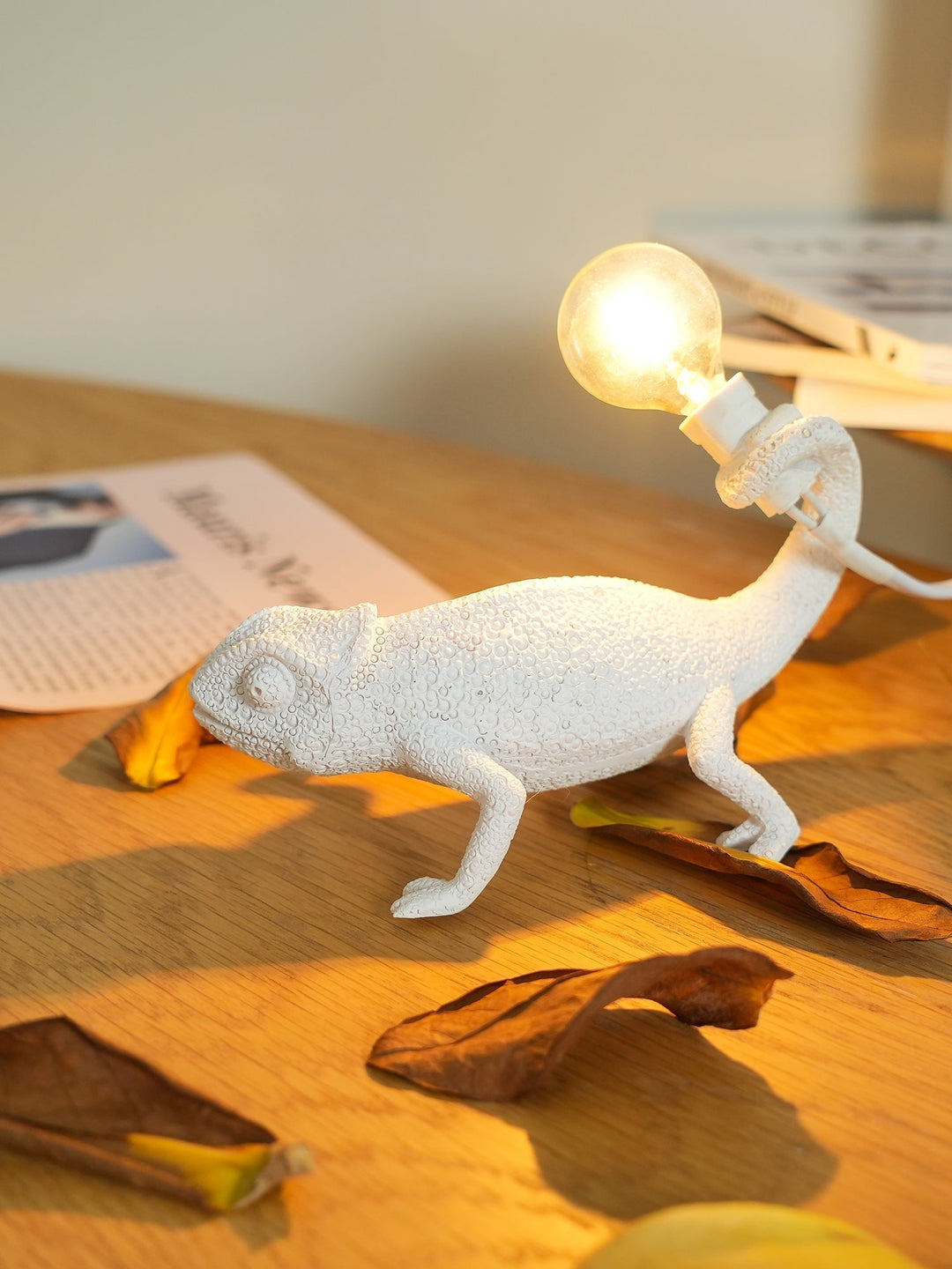 Skanto | CamouGlow – Harpiks Bordlampe med Sjarmerende Kamuflering Detalj