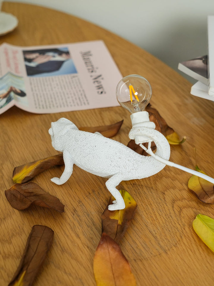 Skanto | CamouGlow – Harpiks Bordlampe med Sjarmerende Kamuflering Detalj