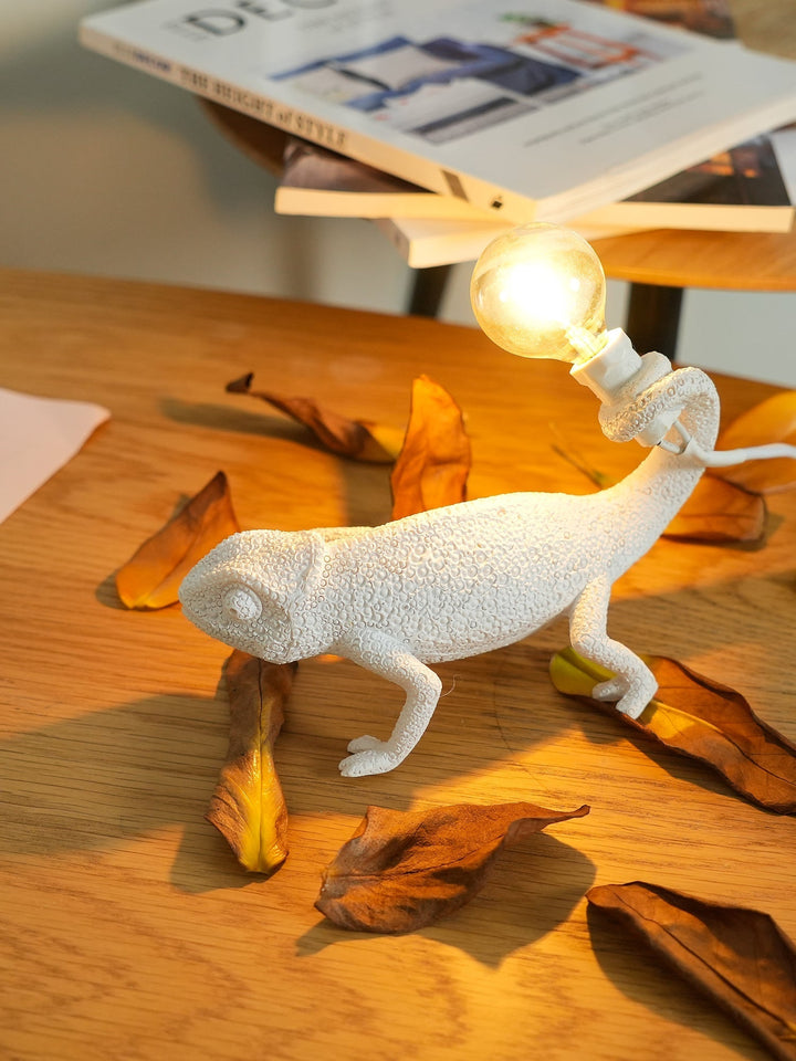 Skanto | CamouGlow – Harpiks Bordlampe med Sjarmerende Kamuflering Detalj