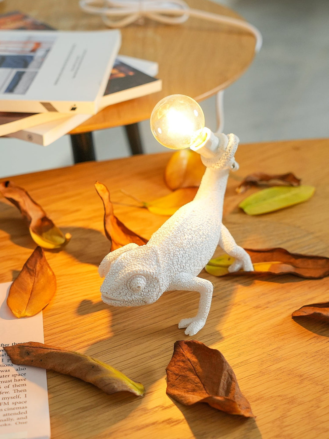 Skanto | CamouGlow – Harpiks Bordlampe med Sjarmerende Kamuflering Detalj