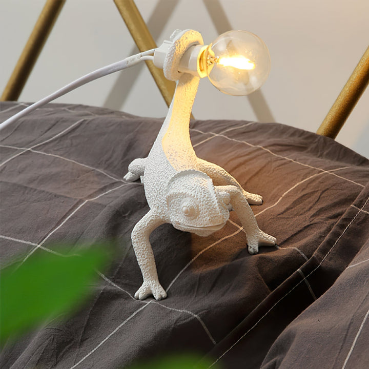 Skanto | CamouGlow – Harpiks Bordlampe med Sjarmerende Kamuflering Detalj