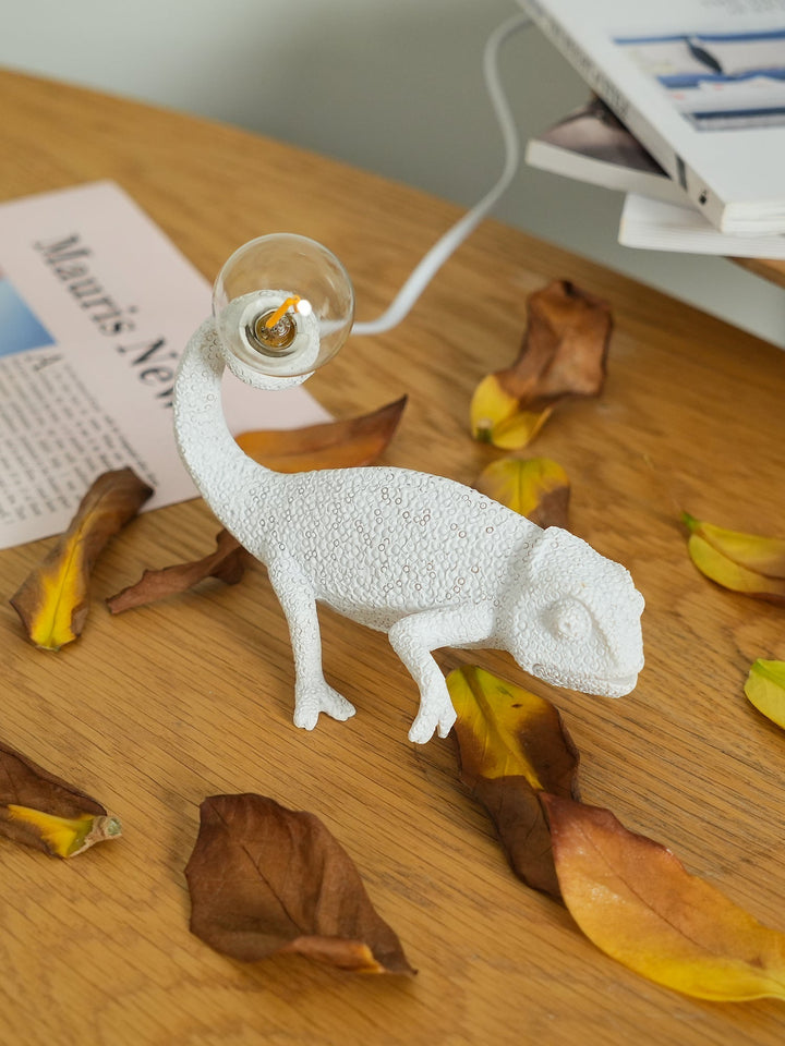 Skanto | CamouGlow – Harpiks Bordlampe med Sjarmerende Kamuflering Detalj