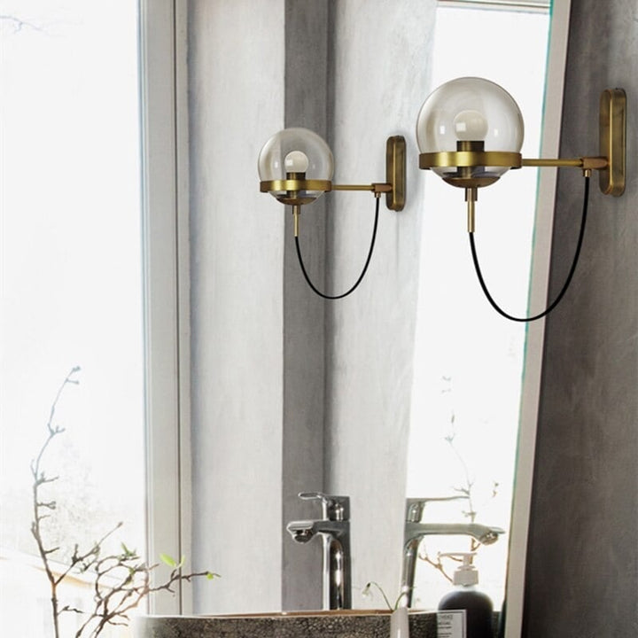 Chic Design Vegglampe med Glasskuppel | Skanto