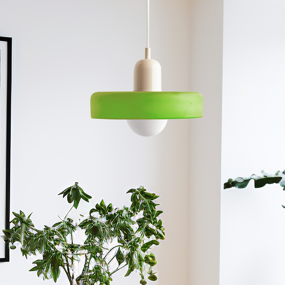 Bunte Glas-Pendelleuchte im Bauhaus-Stil