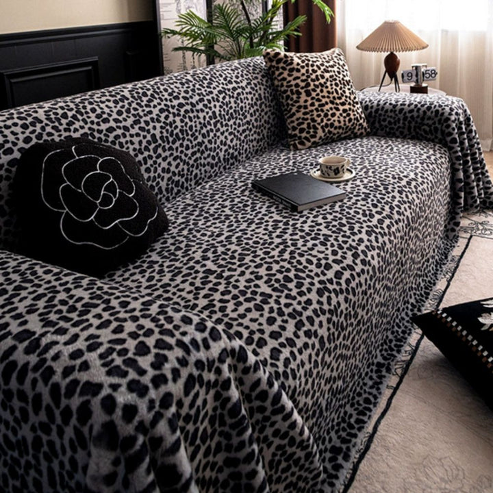 Skanto | Cozy Leopard Print Sofa Cover