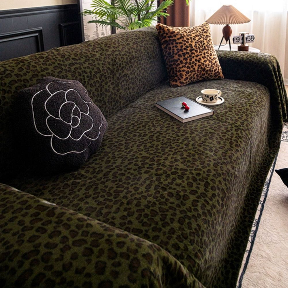 Skanto | Cozy Leopard Print Sofa Cover