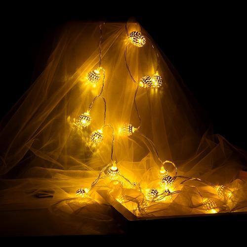 Skanto | Kreativt gyldent lys med runde kule LED-lamper