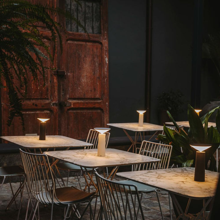 Skanto | FlexiBeam - Moderne LED Bordlampe med Svingbart Hode