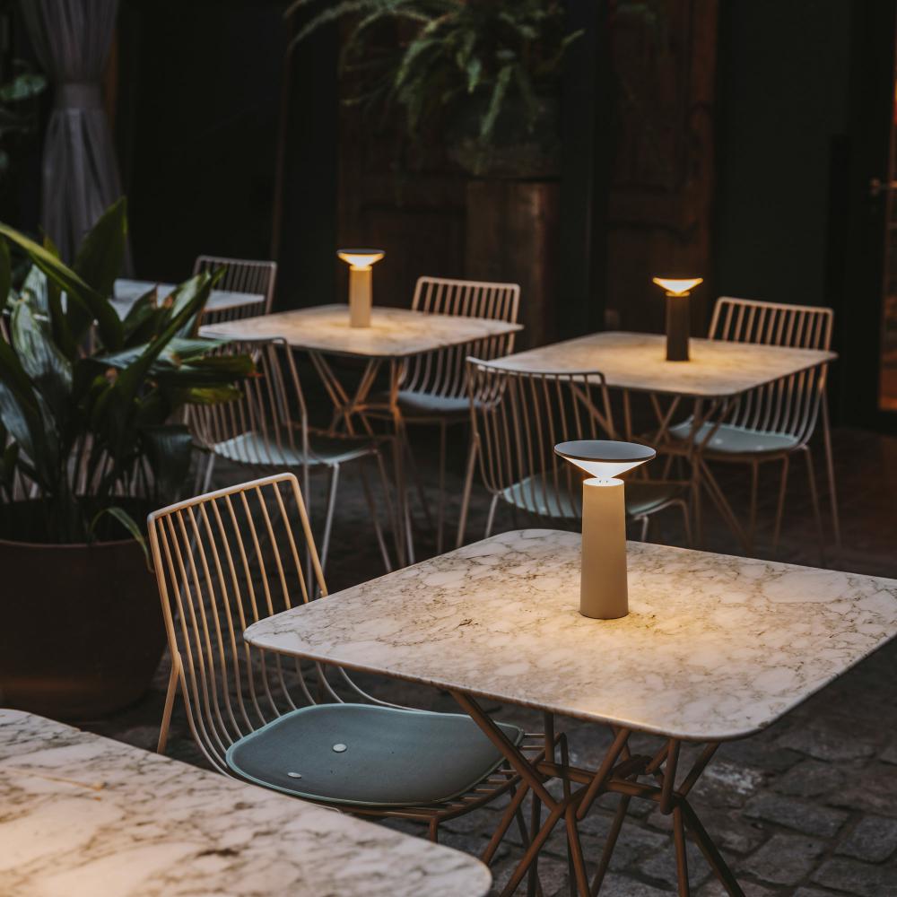Skanto | FlexiBeam - Moderne LED Bordlampe med Svingbart Hode