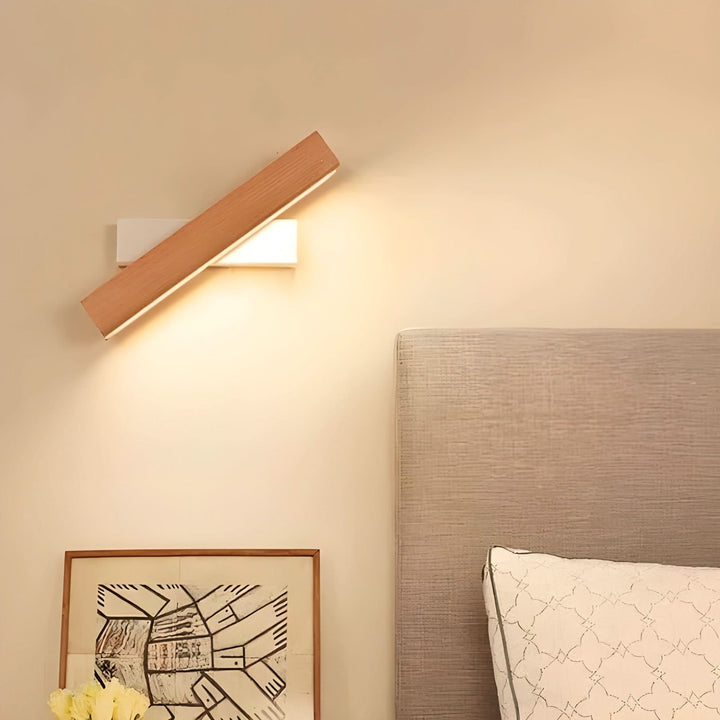 Skanto | Minimalistisk Tre LED Vegglampe med Justerbar Arm