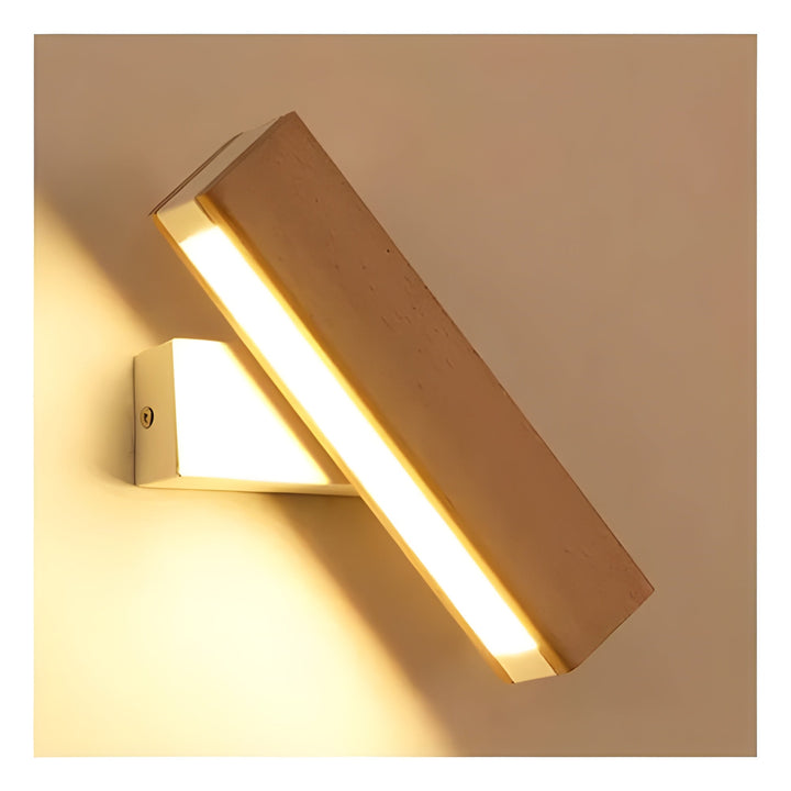 Skanto | Moderne Vegglampe med Treakcent
