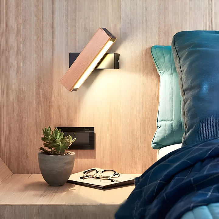 Skanto | Minimalistisk Tre LED Vegglampe med Justerbar Arm