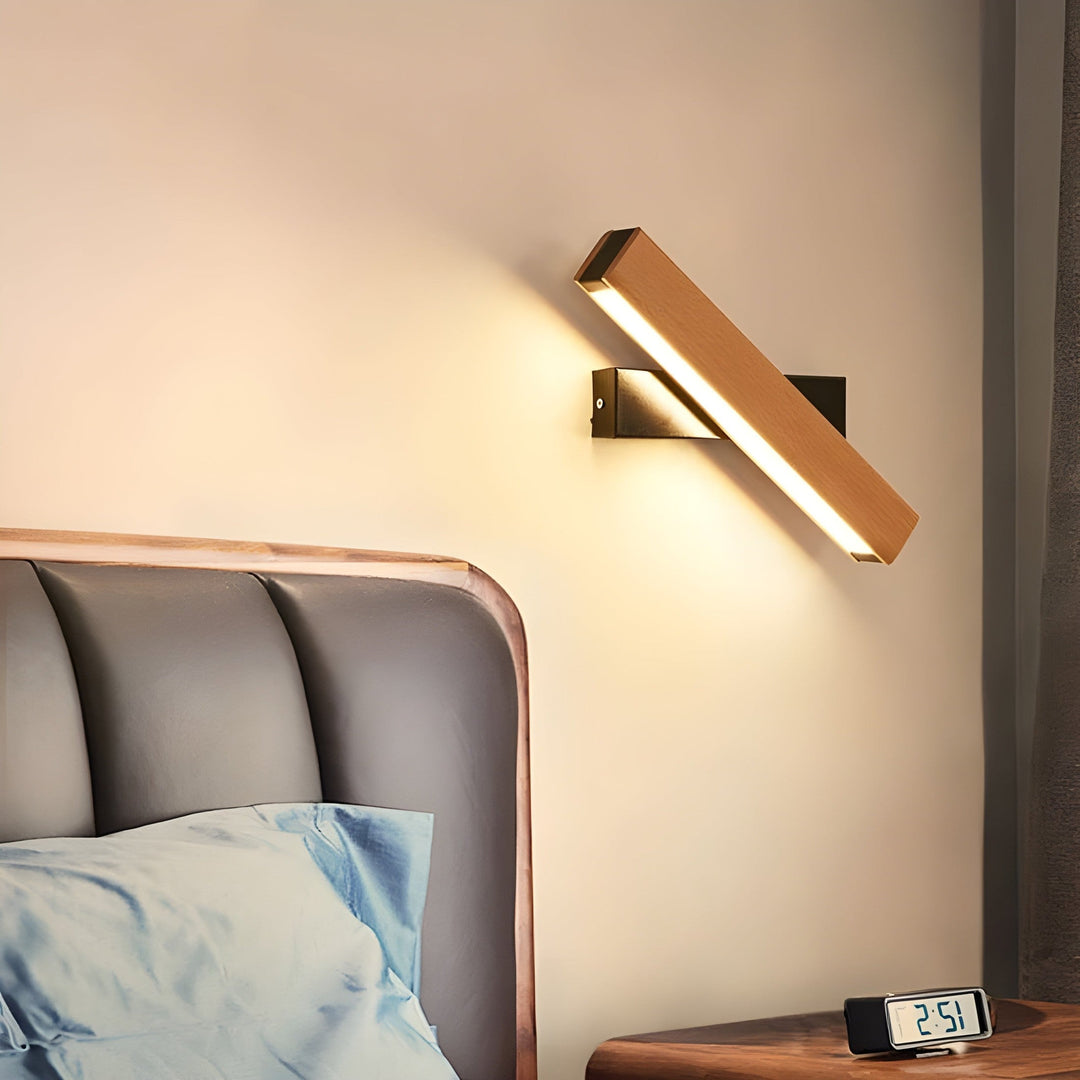 Skanto | Moderne Vegglampe med Treakcent