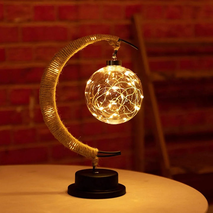 Skanto | LunaGlow - Luksus Bordlampe - Månesigd - Vigge Design - Elegant Belysning