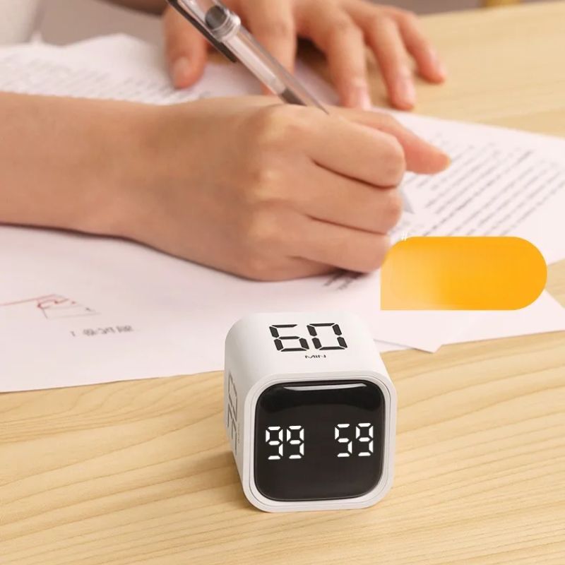 Skanto | Smart Cube Timer med tyngdekraftsensor og LED-skjerm