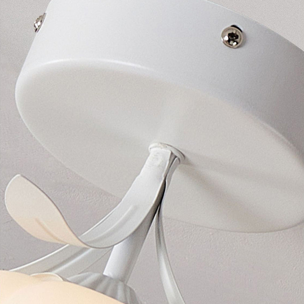 Skanto | Taklampe med blomstret glasskjermdesign