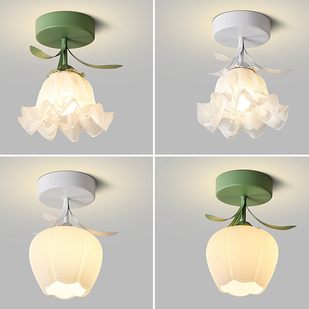 Skanto | Taklampe med blomstret glasskjermdesign