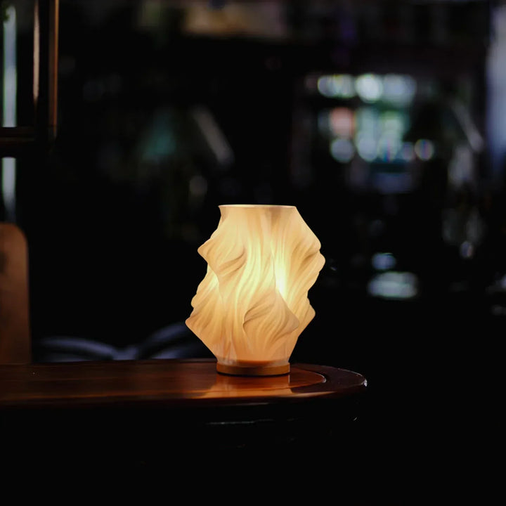 Skanto | Elegant skrivebordlampe med dimming og naturlig trebase