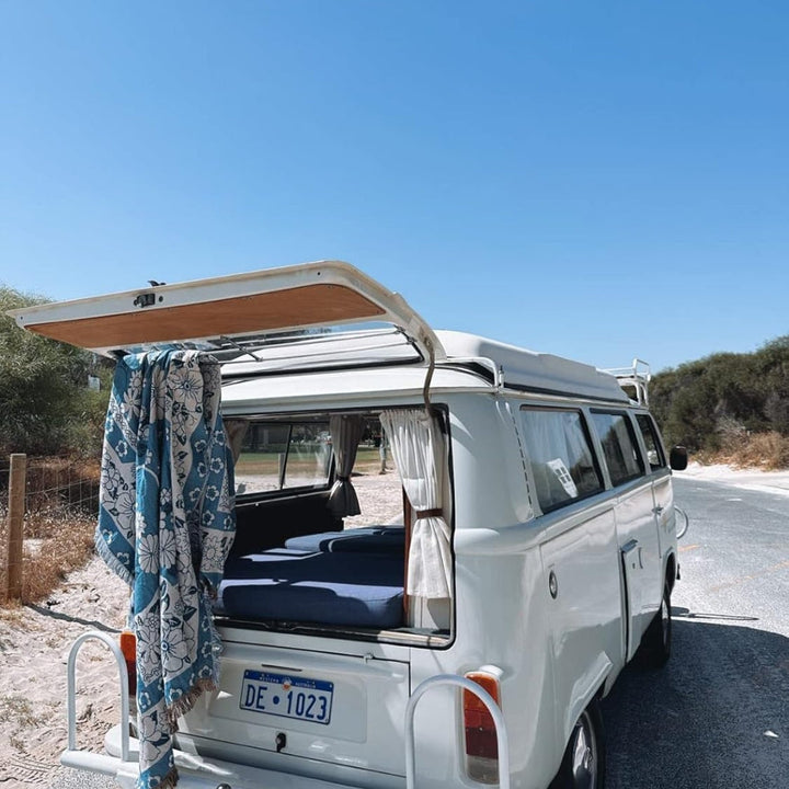 Skanto | Blå Daisy Bloom Boho Reise Utendørs Teppe