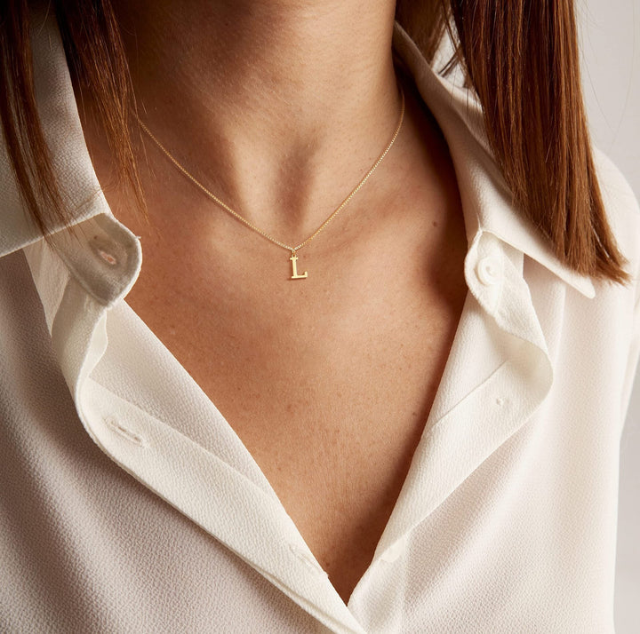 Skanto | 14k Minimal Serif Initial Halskjede