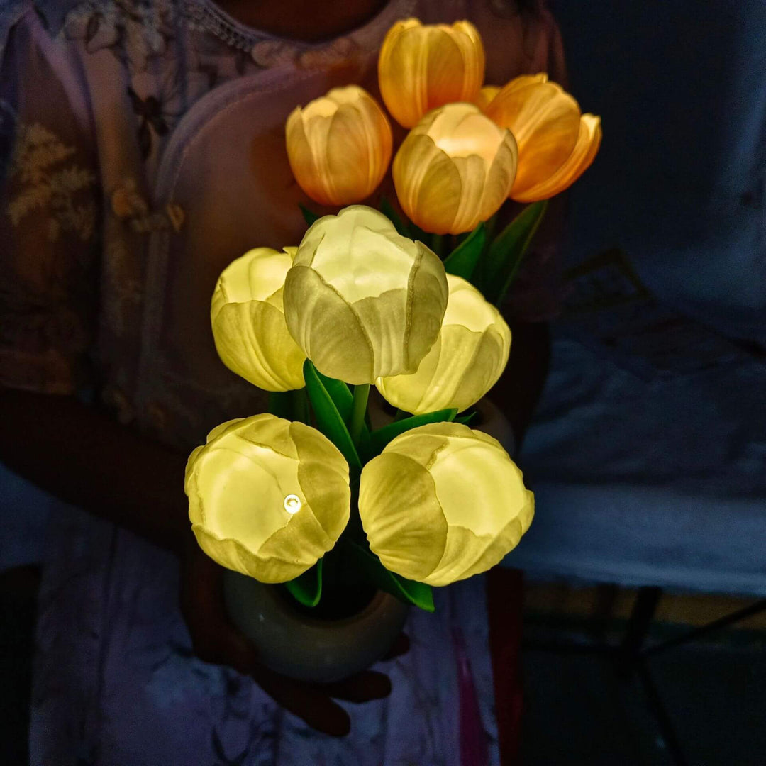Skanto | Moderne Kreativ Simulering Tulipan Peony LED Nattlys Bordlampe