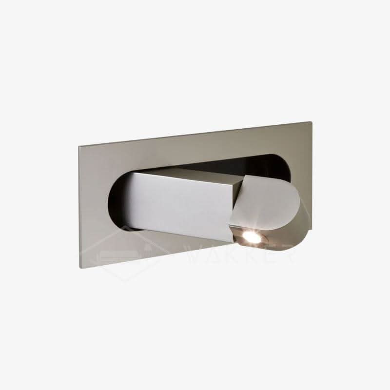 Verstellbare LED-Wandleseleuchte am Bett