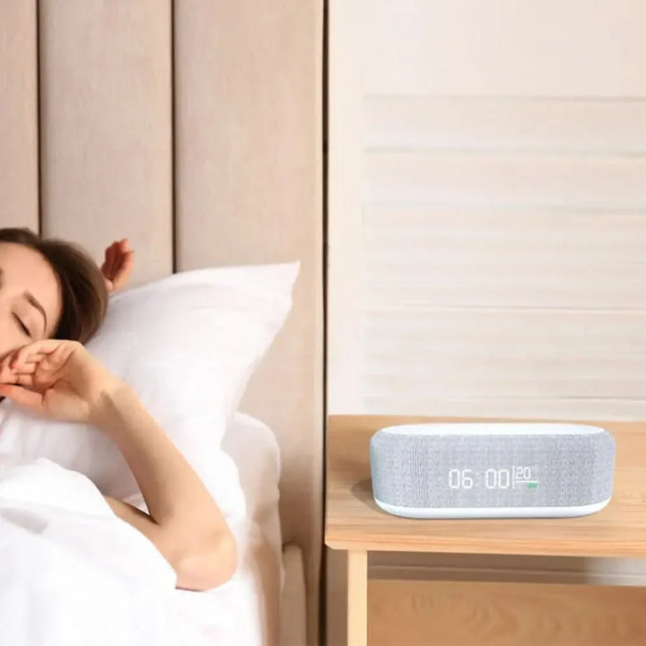 Skanto | Digital Alarm Clock with Wireless Charging and Temperature Display
