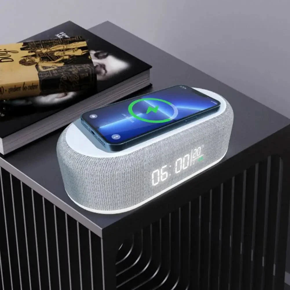 Skanto | Digital Alarm Clock with Wireless Charging and Temperature Display