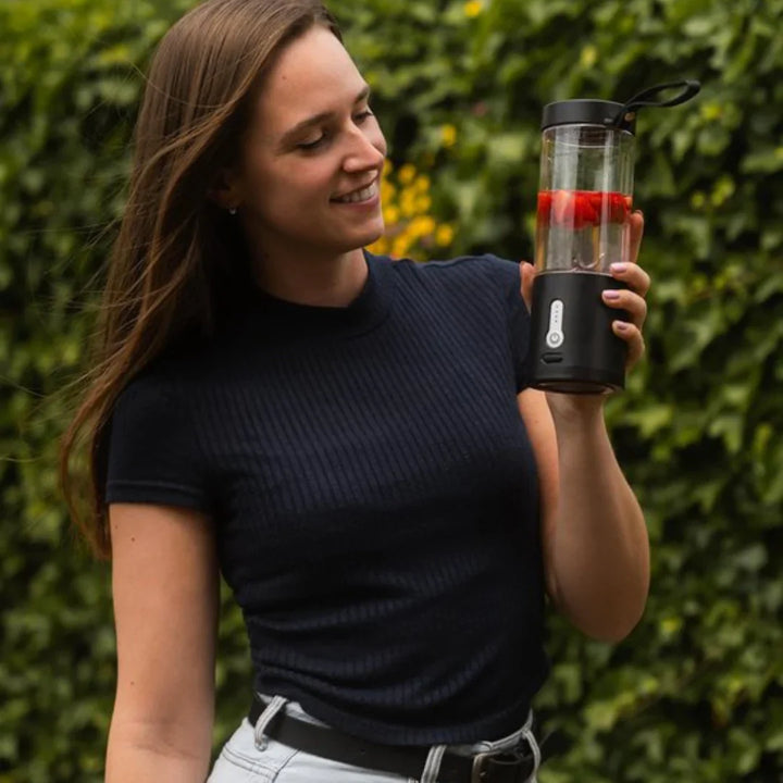 Skanto | Bærbar Smoothie Maker med 6 Kraftige Kniver – Kompakt Blender for På Farten