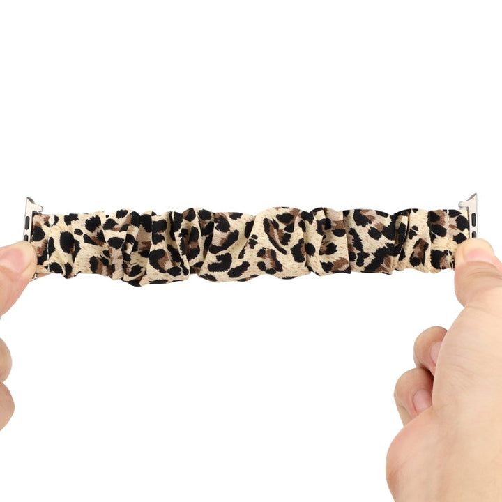Skanto | For Apple Watch Series 9&8&7 41mm / SE 3&SE 2&6&SE&5&4 40mm / 3&2&1 38mm Stoff + Rustfritt Stål Hår Ring Klokke Band (Leopardmønster)