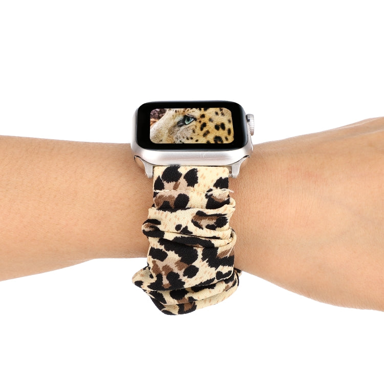 Skanto | For Apple Watch Series 9&8&7 41mm / SE 3&SE 2&6&SE&5&4 40mm / 3&2&1 38mm Stoff + Rustfritt Stål Hår Ring Klokke Band (Leopardmønster)