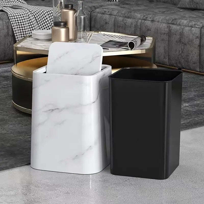 Elegant søppelbøtte i marmordesign med svinglokk