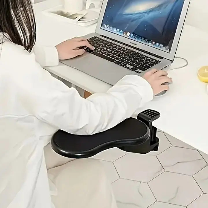 Ergonomisk armstøtte for lindring av smerter i skulder og arm