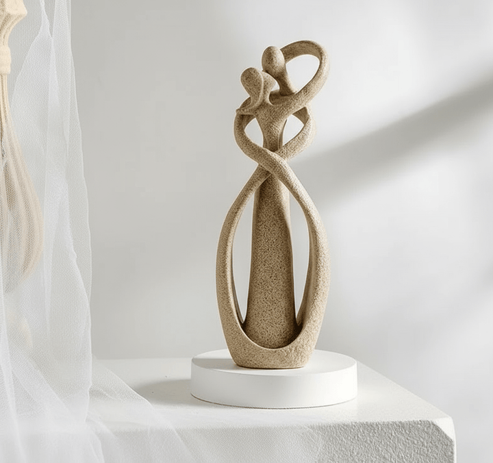 Skanto | Abstrakt skulptur som et symbol på tidløs kjærlighet