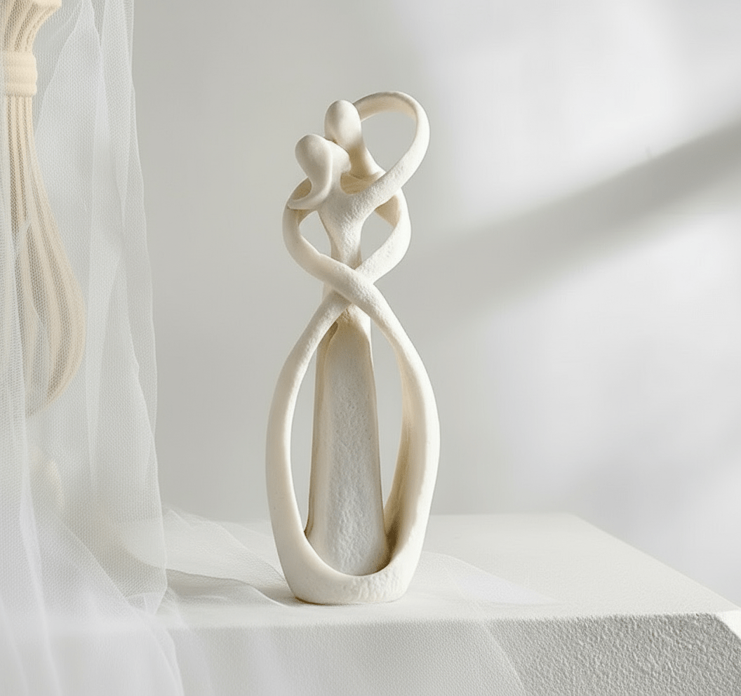Skanto | Abstrakt skulptur som et symbol på tidløs kjærlighet