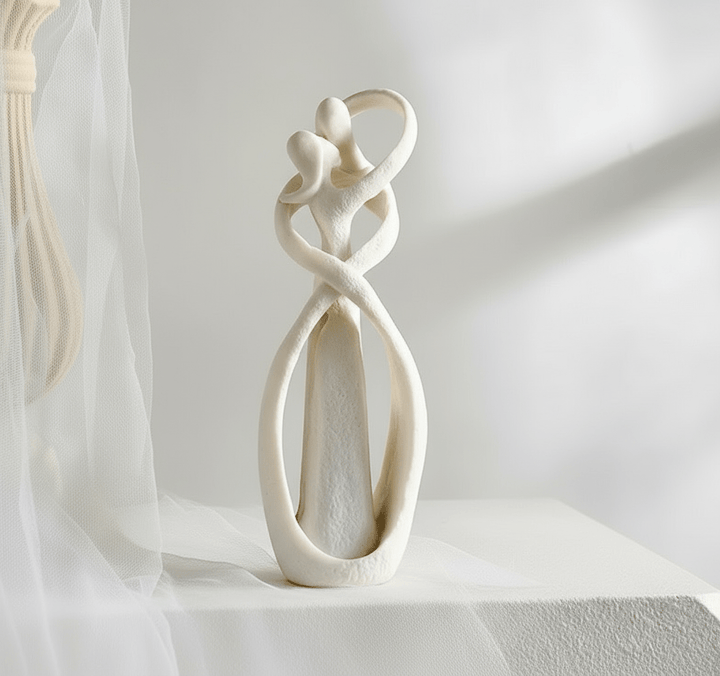 Skanto | Abstrakt skulptur som et symbol på tidløs kjærlighet