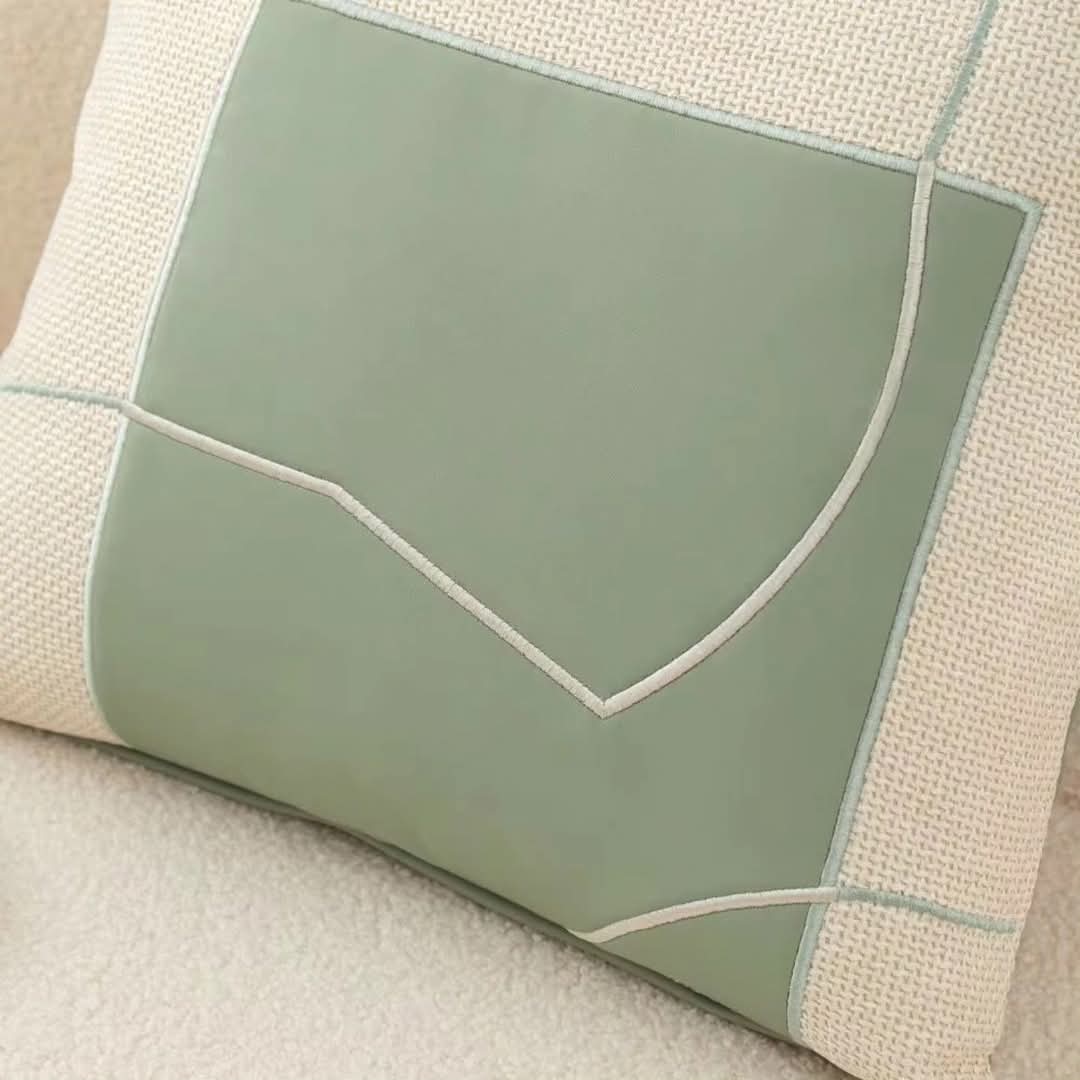 Skanto | Geometrisk Broderi Putetrekks