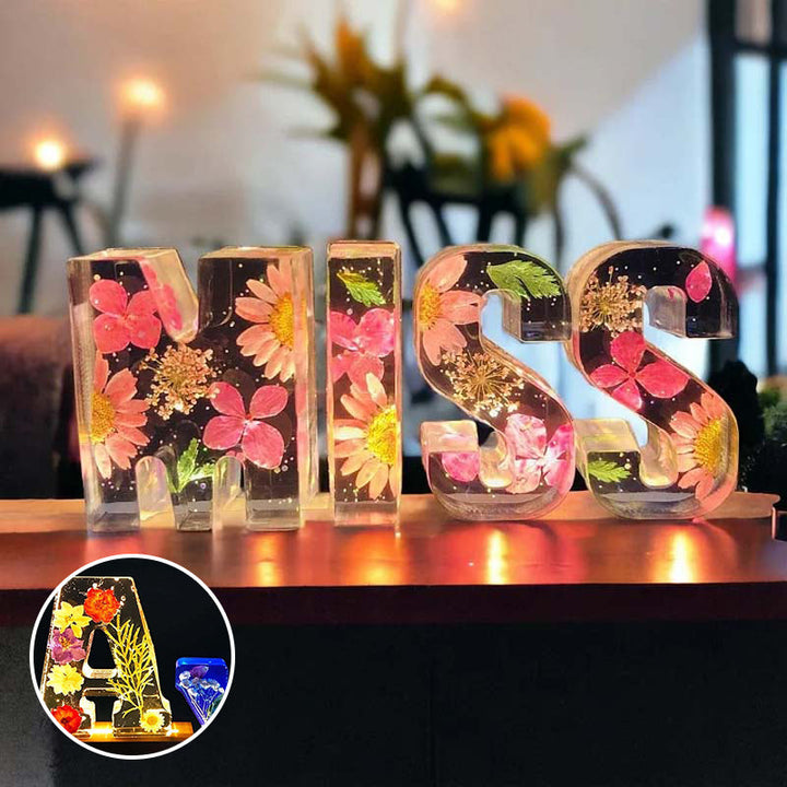 Harz-Blumen-Nachtlicht | LED-Deko-Lampe in Buchstabenform