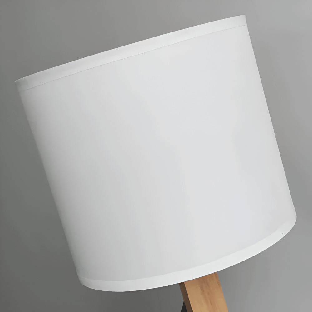 Skanto | Justerbar trelampe i robotdesign for lesing og arbeidslys