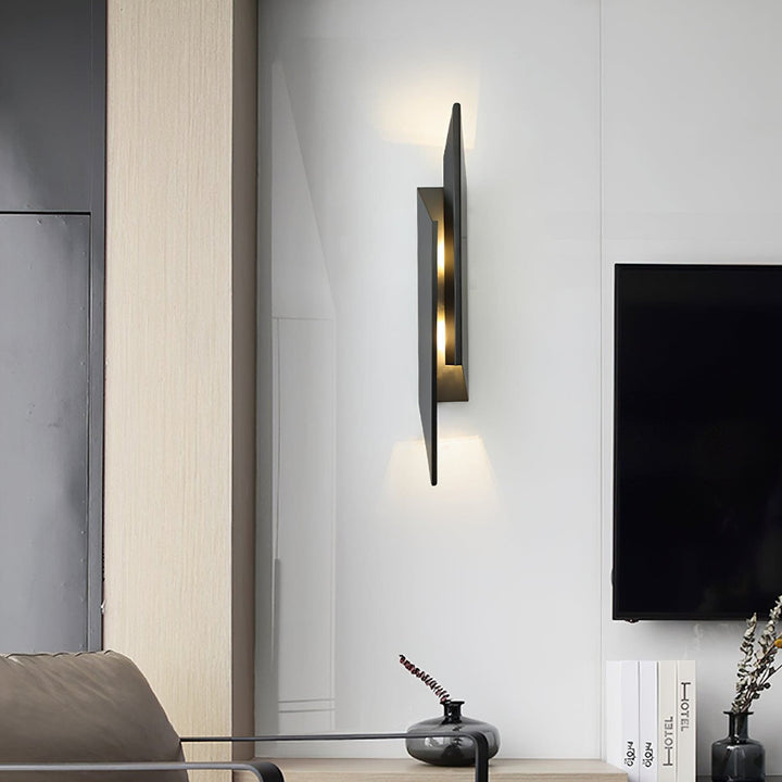 Skanto | Minimalistisk Vegglampe med Designakcent