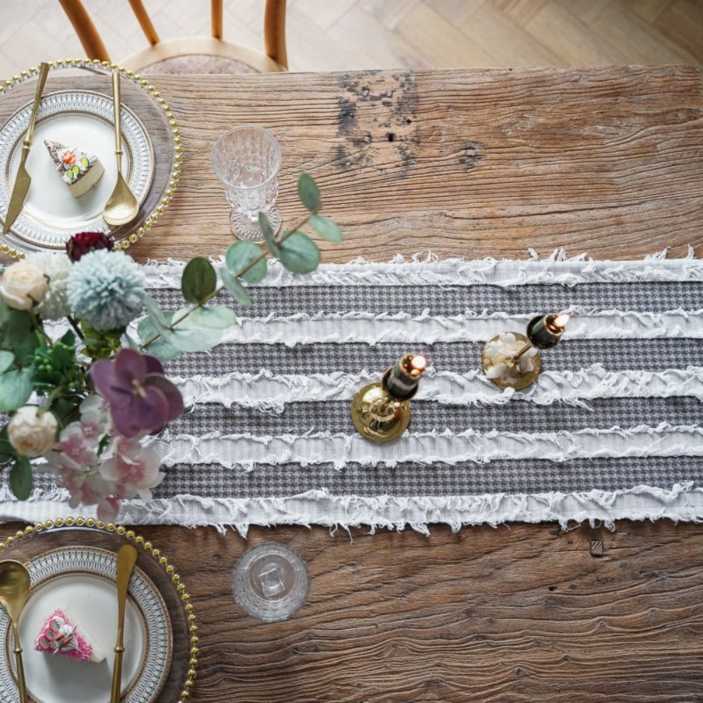Skanto | Frayed Fabric Strips Bordløper