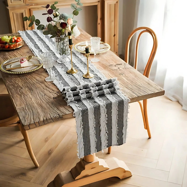 Skanto | Frayed Fabric Strips Bordløper