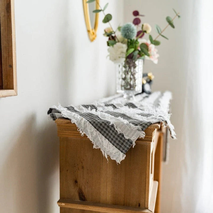 Skanto | Frayed Fabric Strips Bordløper