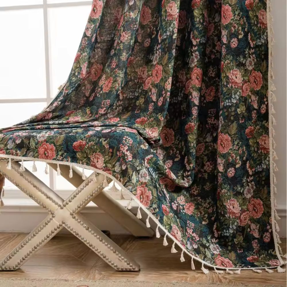 Französischer Vintage-Wandteppich mit Blumenmuster