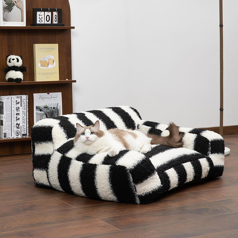 Moderne Faux Lambswool Kattesofa med Brede Armlener og Avtakbar Pute | Skanto